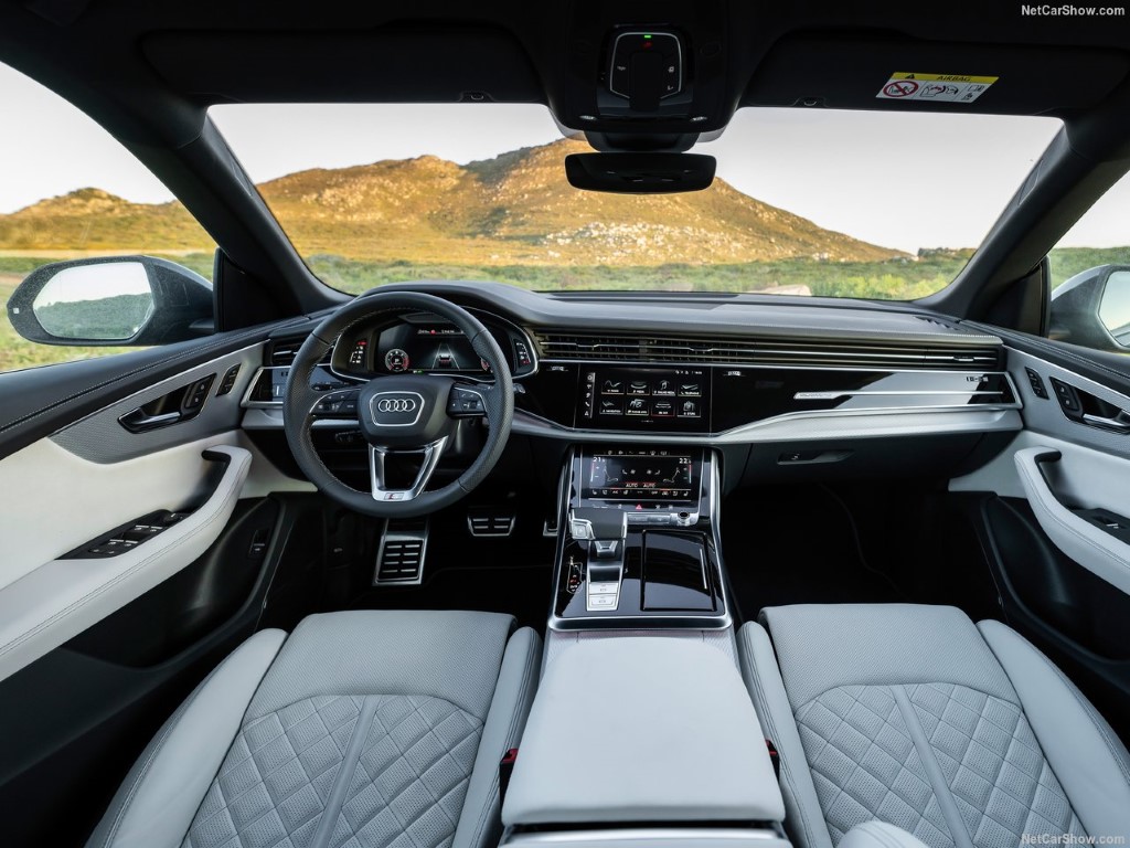 Audi Q8 Performance Black